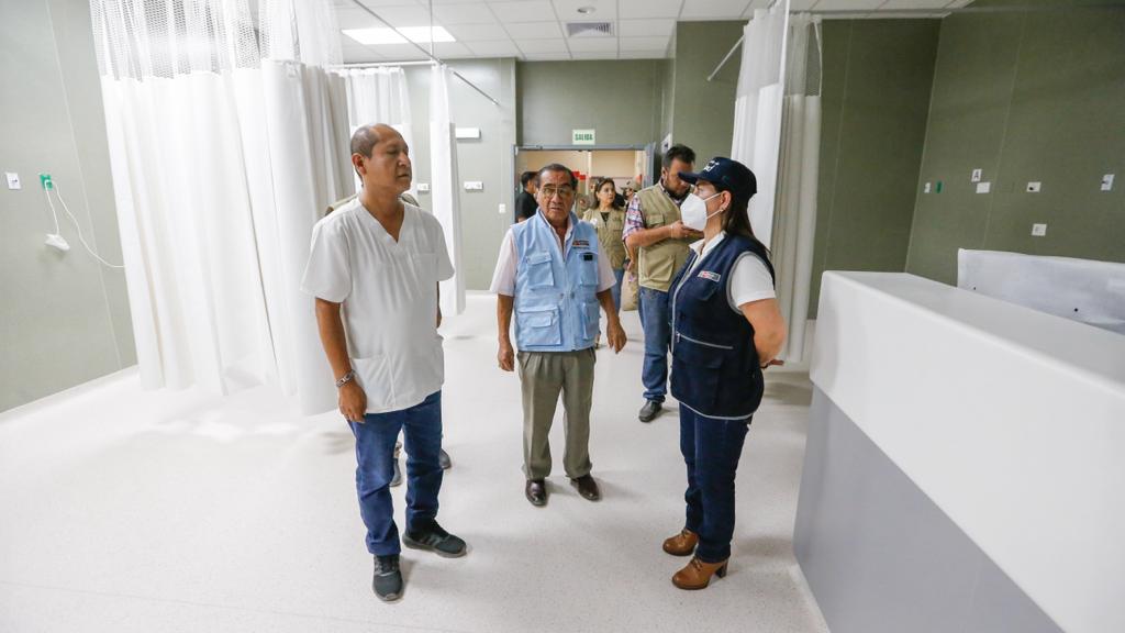 Minsa entregó 4 ambulancias a Piura y trabaja en la ampliación de los servicios de salud-
