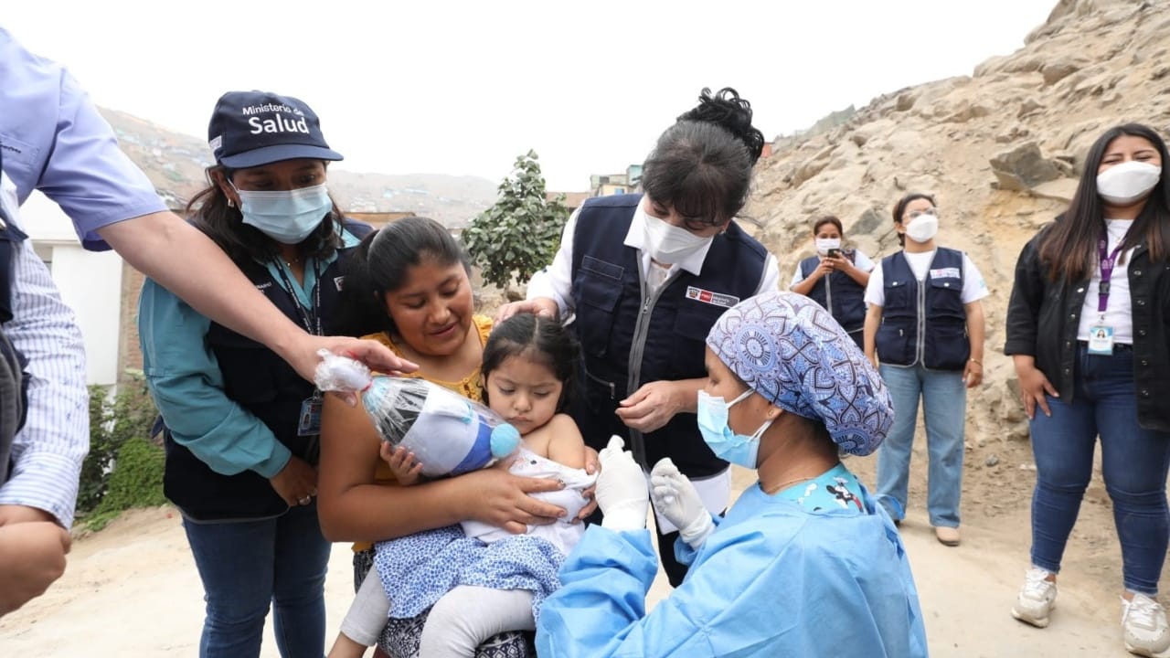 Vacunación continuará hoy 24 de diciembre hasta las 4 p. m. y mañana de 2 p. m. a 6 p. m. en el ámbito nacional 