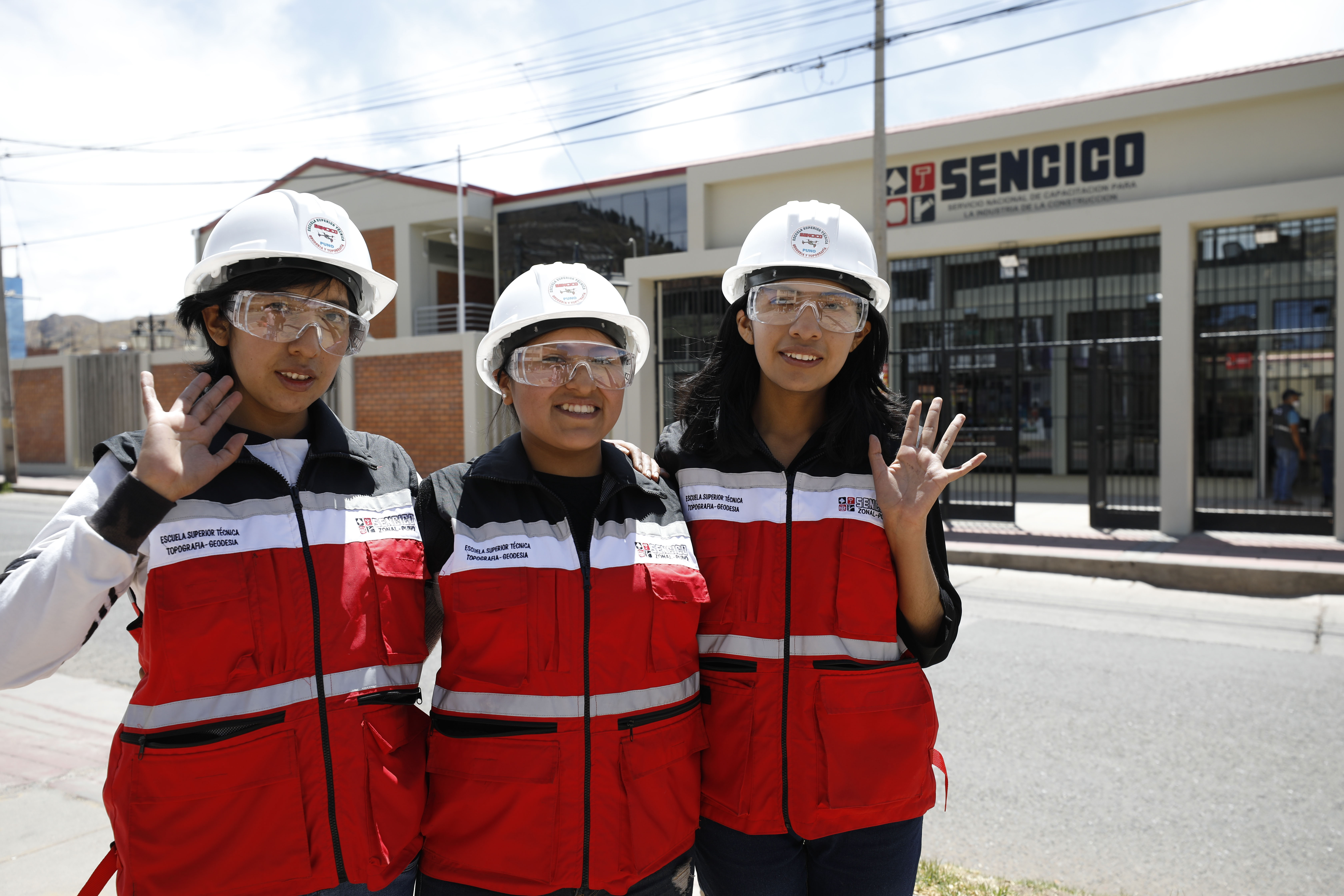 Foto de estudiantes de Sencico.