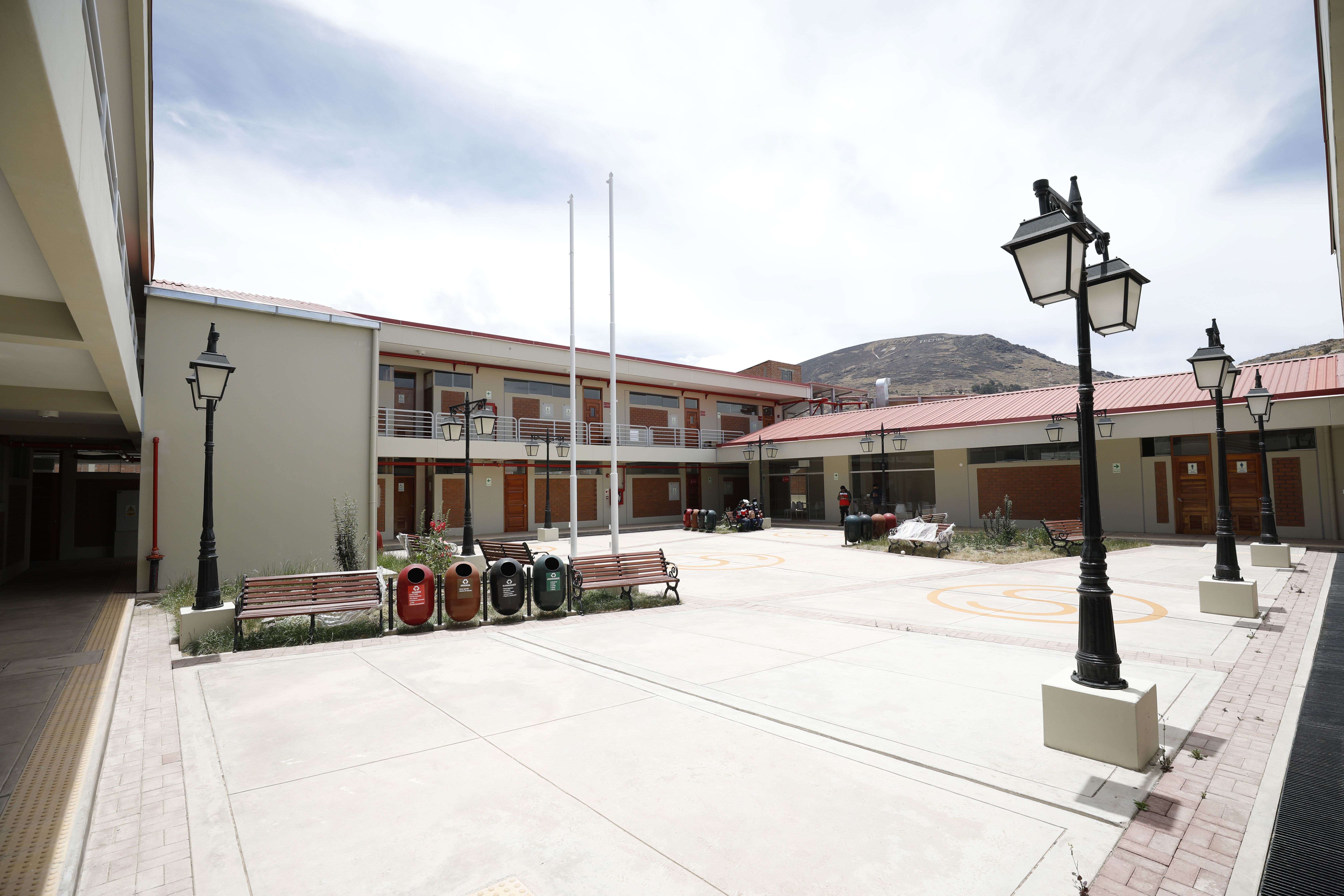 Foto de nueva sede de Sencico en Puno.