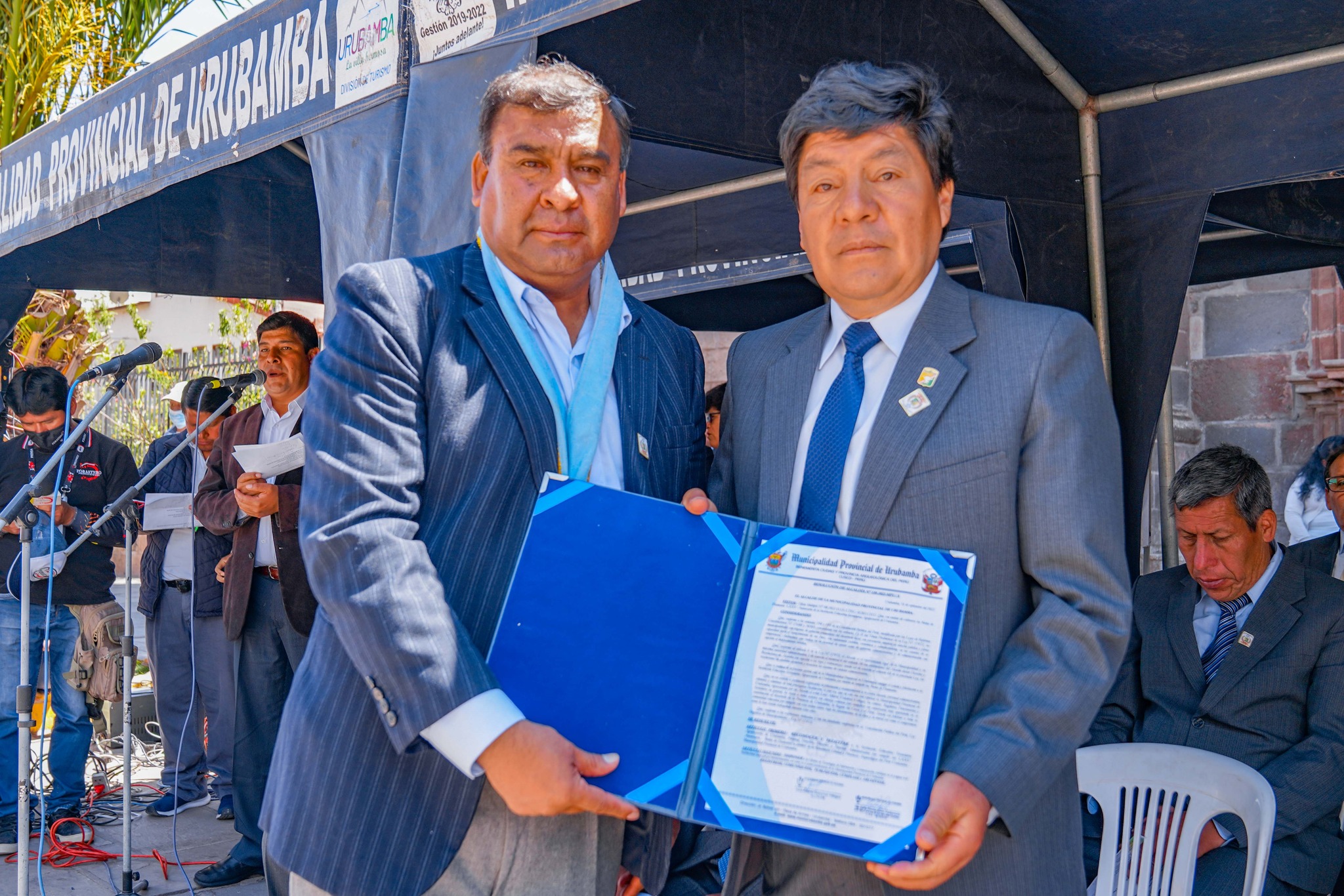 Alcalde de Urubamba ponderó la contribución de la institución educativa Agropecuario por sus bodas de Diamante