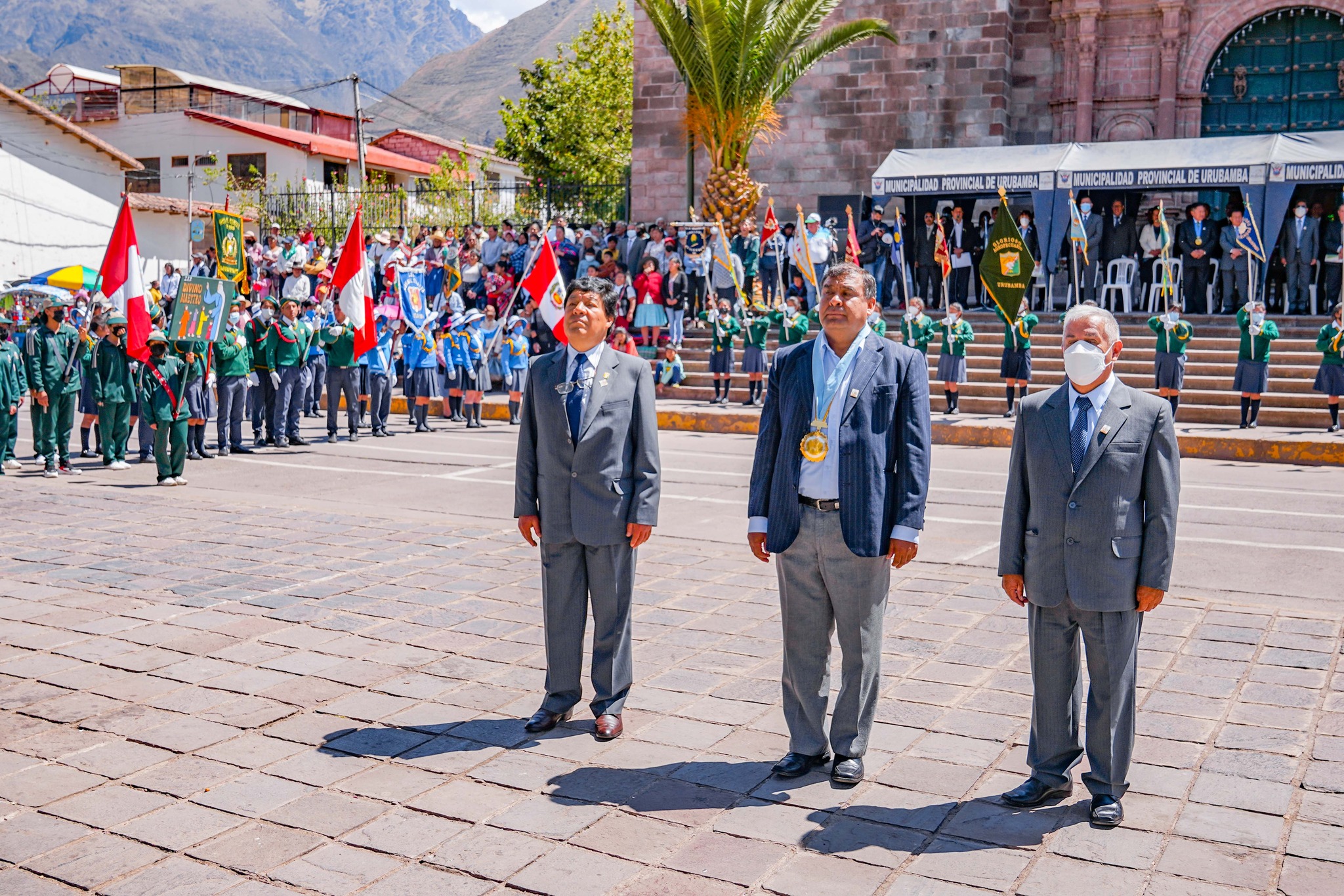 Alcalde de Urubamba ponderó la contribución de la institución educativa Agropecuario por sus bodas de Diamante