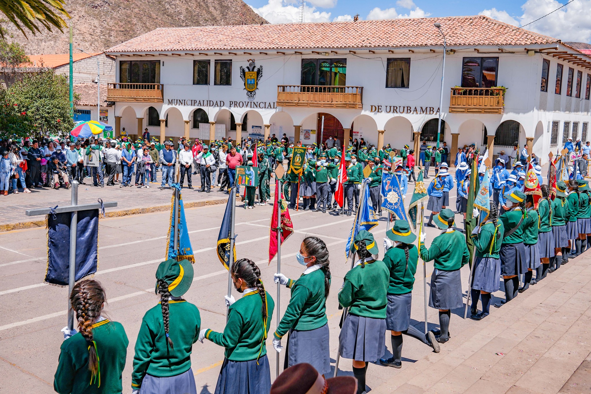 Alcalde de Urubamba ponderó la contribución de la institución educativa Agropecuario por sus bodas de Diamante