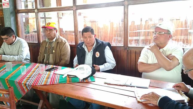 Alcalde de Urubamba, Ollantaytambo y Plan MERISS se reúnen para viabilizar proyecto de riego en comunidad de Cachiccata