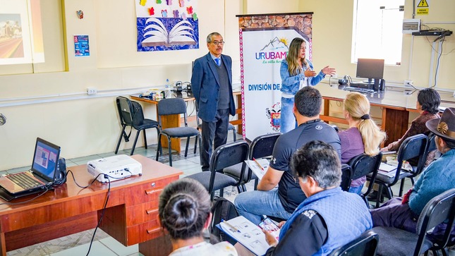 Municipalidad de Urubamba y Gercetur capacitan en marketing artesanal y gastronomía a personas involucradas en el turismo 