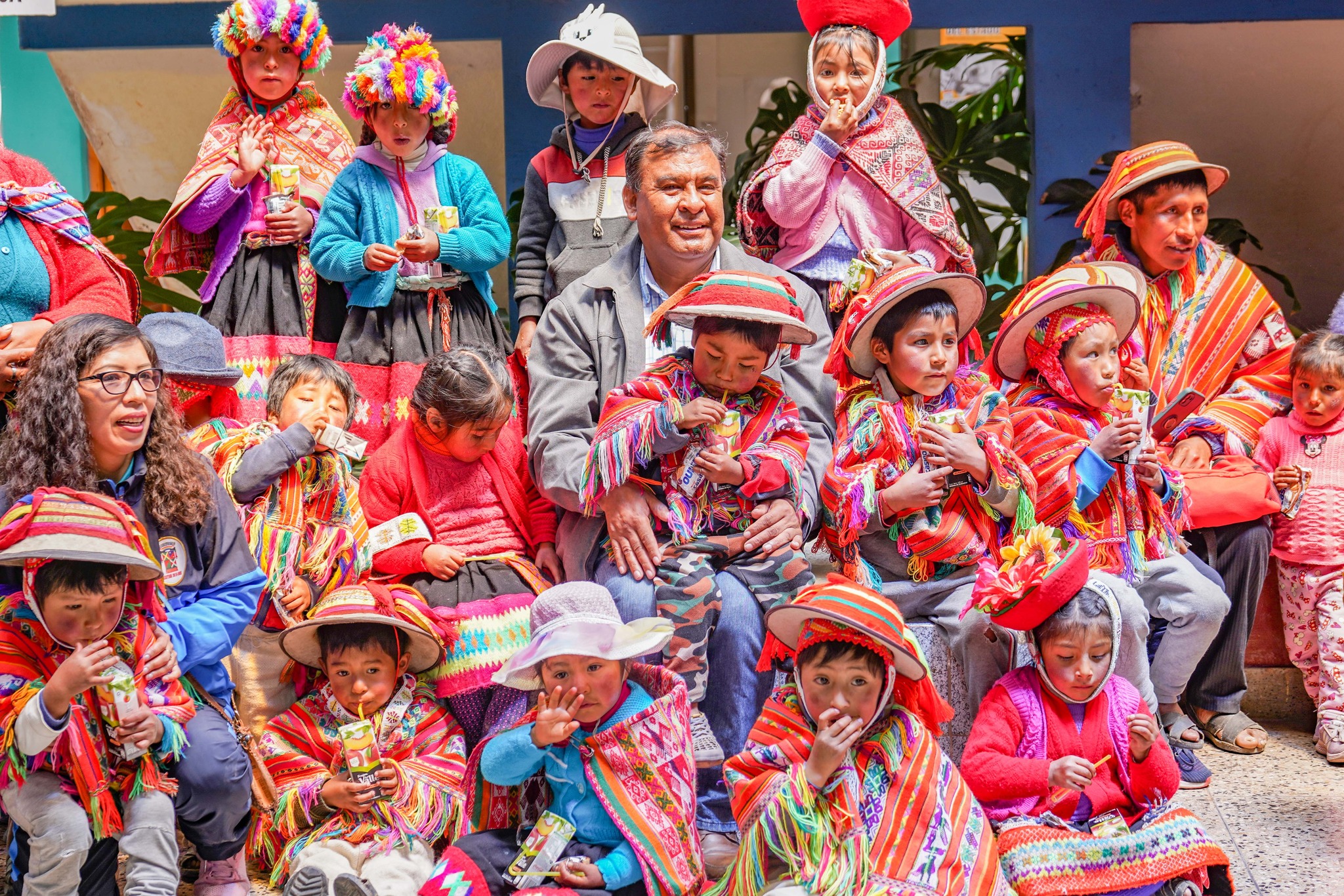 Municipalidad de Urubamba celebra el Día del Estudiante con niños de instituciones educativas