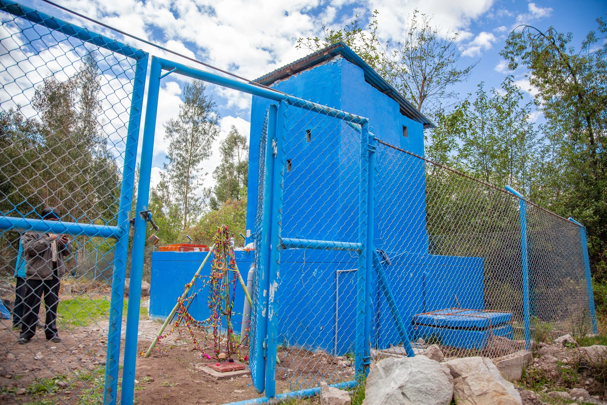 Alcalde de Urubamba entregó mantenimiento de red de conducción de agua potable en el sector de Rumichaca