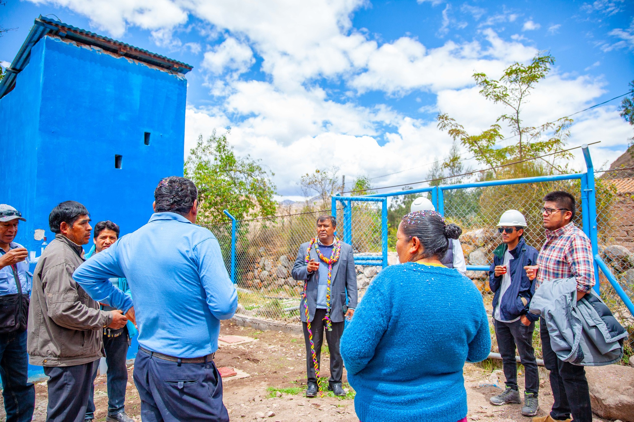 Alcalde de Urubamba entregó mantenimiento de red de conducción de agua potable en el sector de Rumichaca