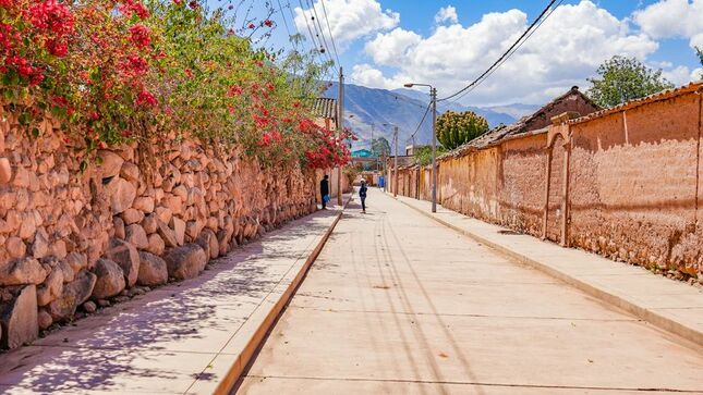 Urubamba: Pavimentación de la calle Santa Clara tiene un avance físico de 87% y pronto será entregada 