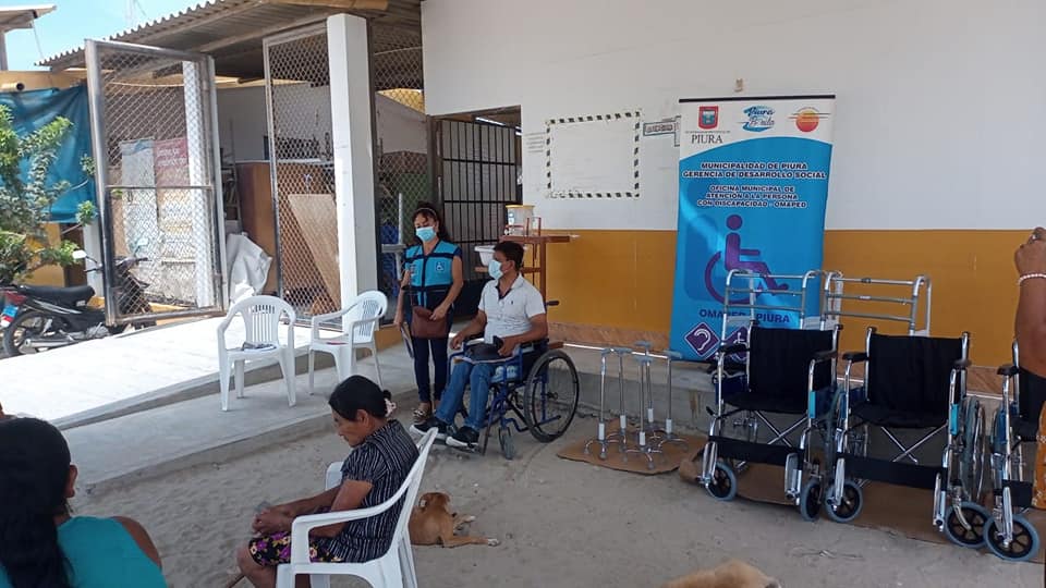 Centro de Salud de Almirante Grau se hizo la entrega de sillas de ruedas