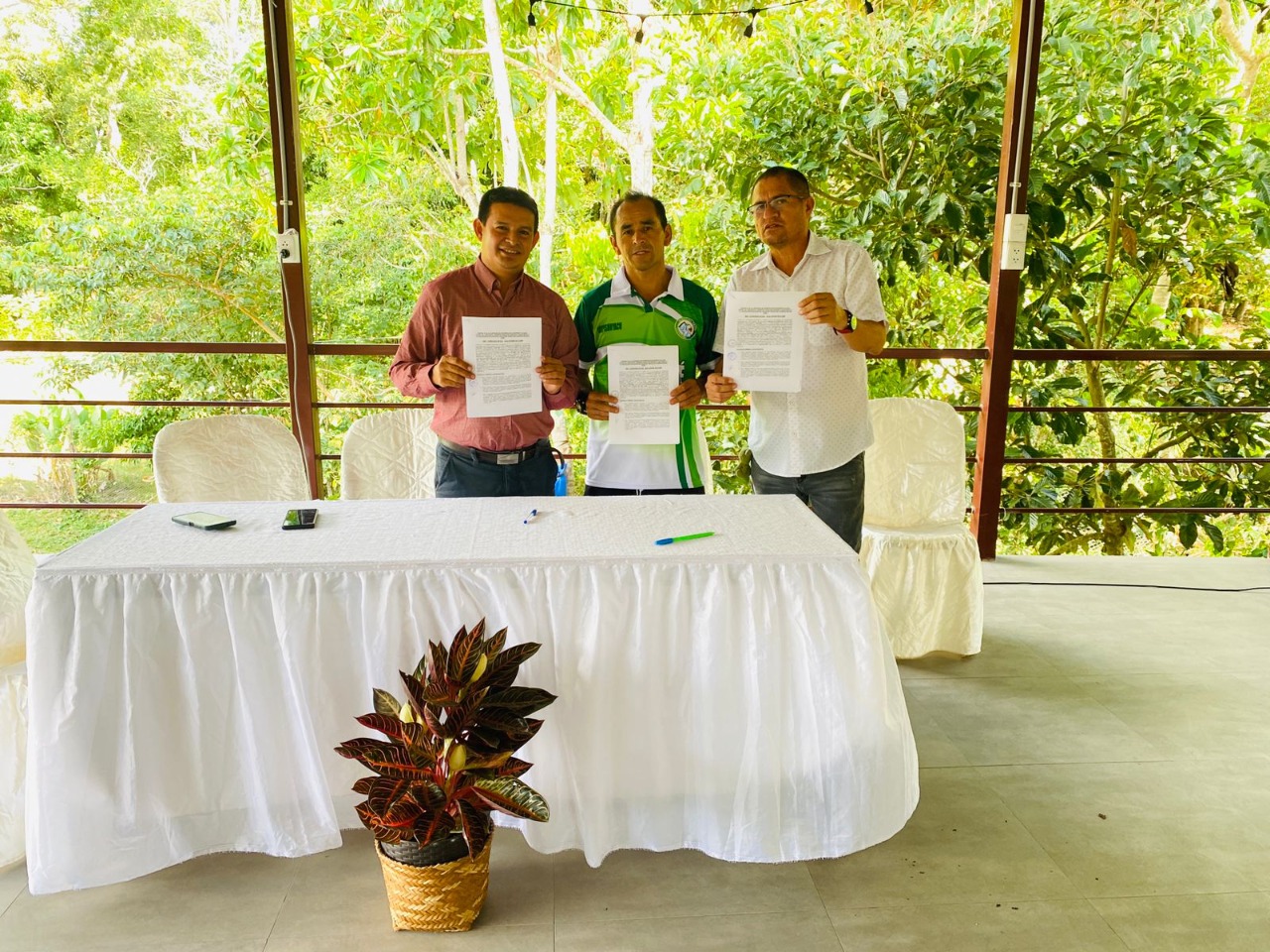 Asociaciones ecológicas renuevan compromiso para área de conservación regional
