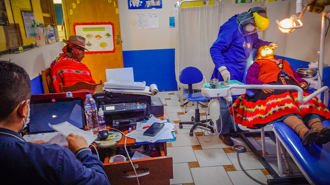 Centro Odontológico Municipal de Urubamba continúa con atención gratuita a adultos mayores y población de comunidades campesinas