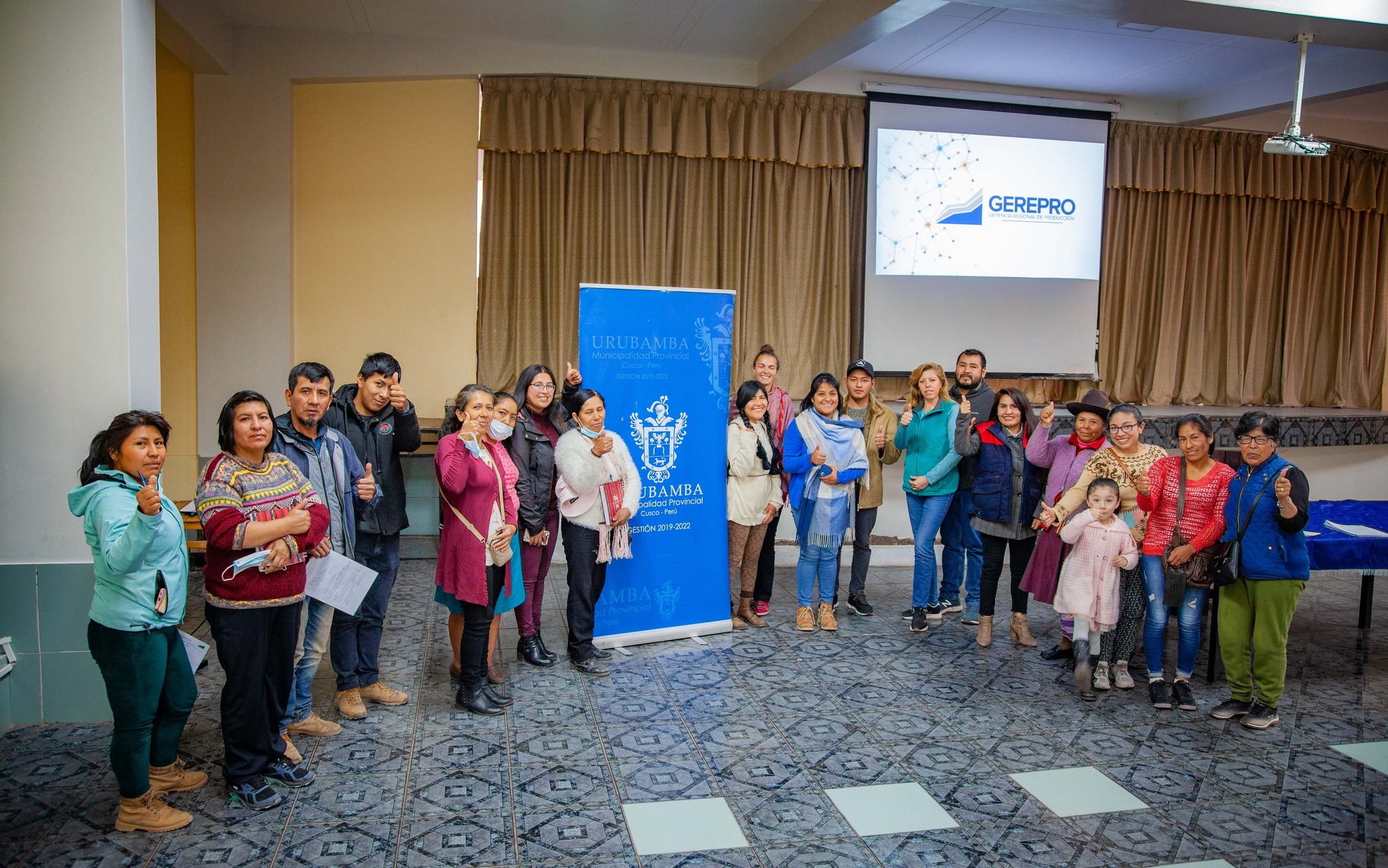 Gerencia Regional de Producción de Cusco con apoyo de la Municipalidad de Urubamba capacitan sobre transformación digital de las MYPES