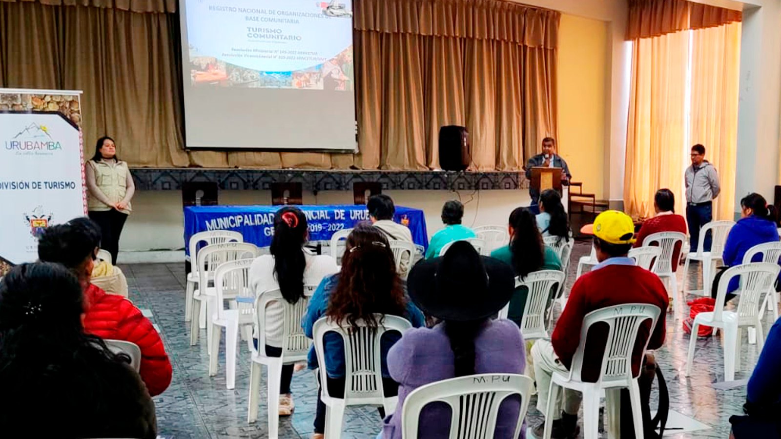 Municipalidad de Urubamba y estrategia de Turismo Comunitario del Mincetur capacit贸 a organizaciones comunales