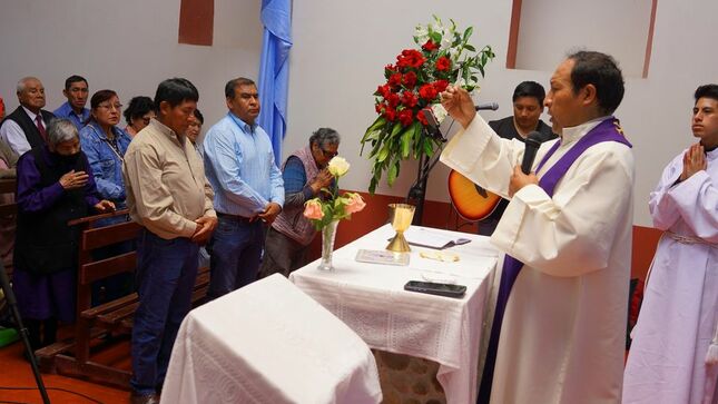 Urubamba celebra misa por el Día de Todos Los Santos y municipalidad garantiza orden y seguridad en Cementerio General 