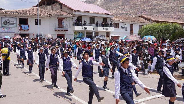 Urubamba celebra 183 aniversario de Benemérita Ciudad con gran desfile cívico escolar