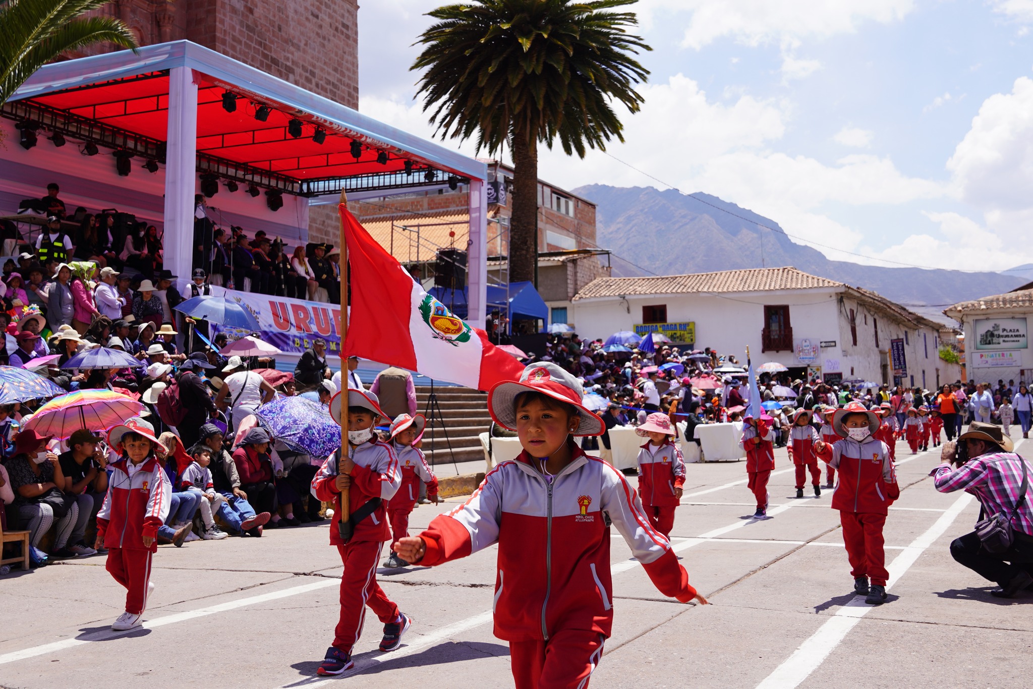 Urubamba celebra 183 aniversario de Benemérita Ciudad con gran desfile cívico escolar