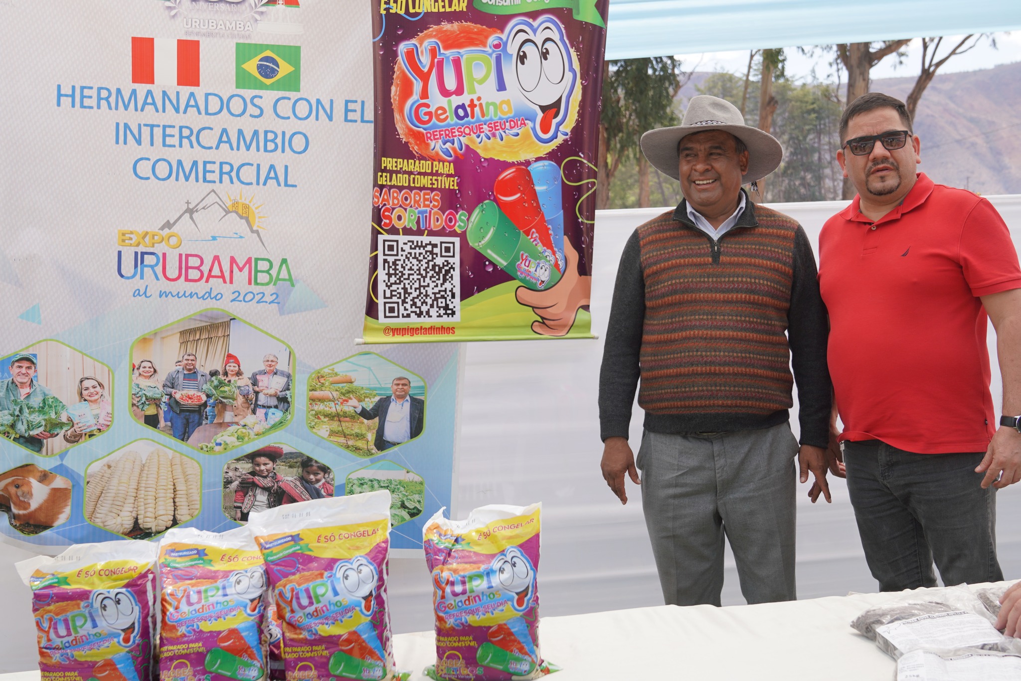 Municipalidad de Urubamba condecora con resolución de alcaldía a empresarios brasileños participantes de la Expo Urubamba 2022