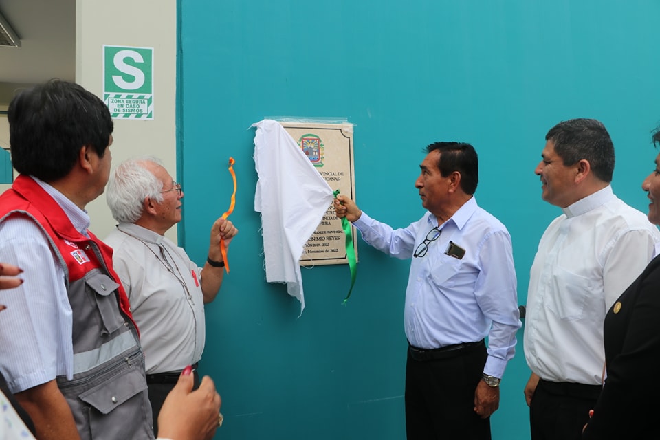foto de inauguracion i.e. santisima cruz