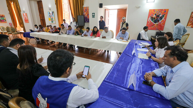 Reunión de la ministra de la Producción, Sandra Belaunde, con dirigentes en La Libertad