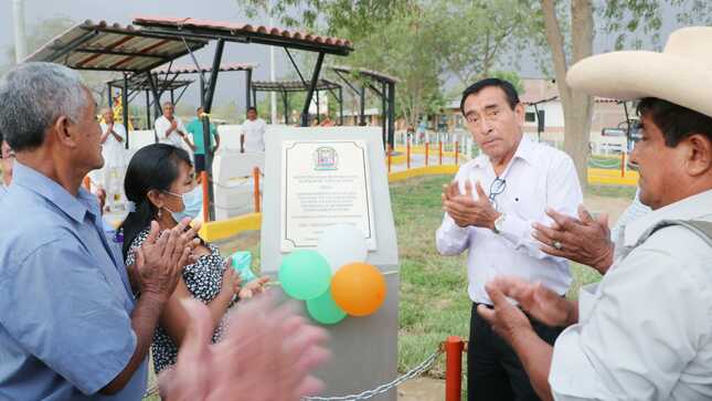 Foto inauguración plaza batanes