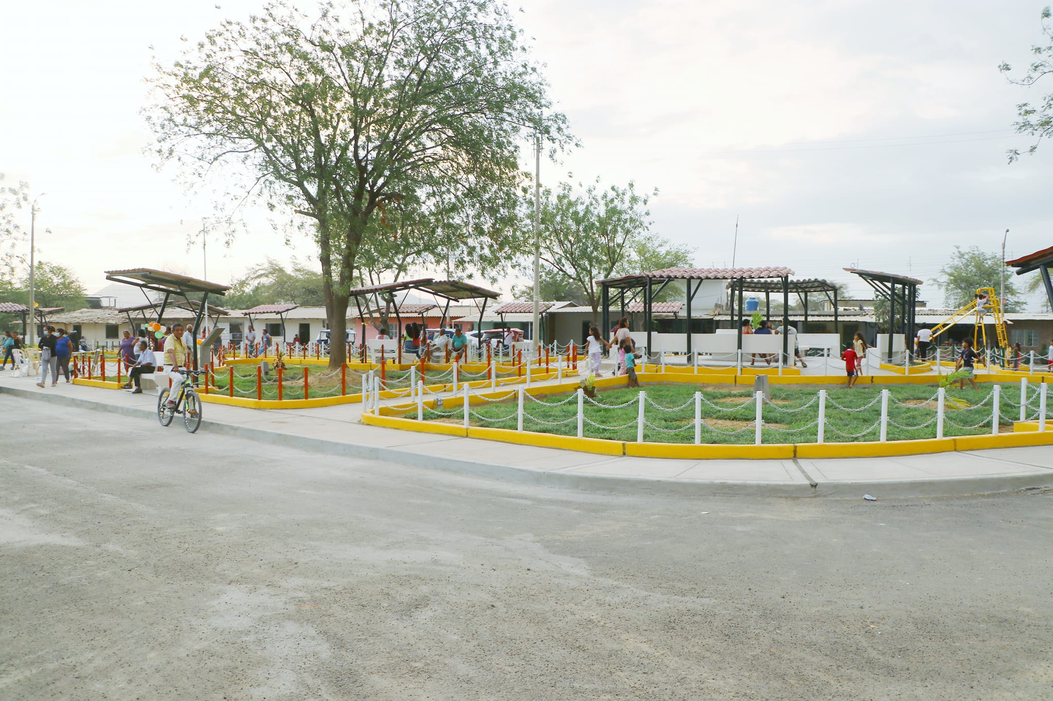 Foto inauguración plaza batanes