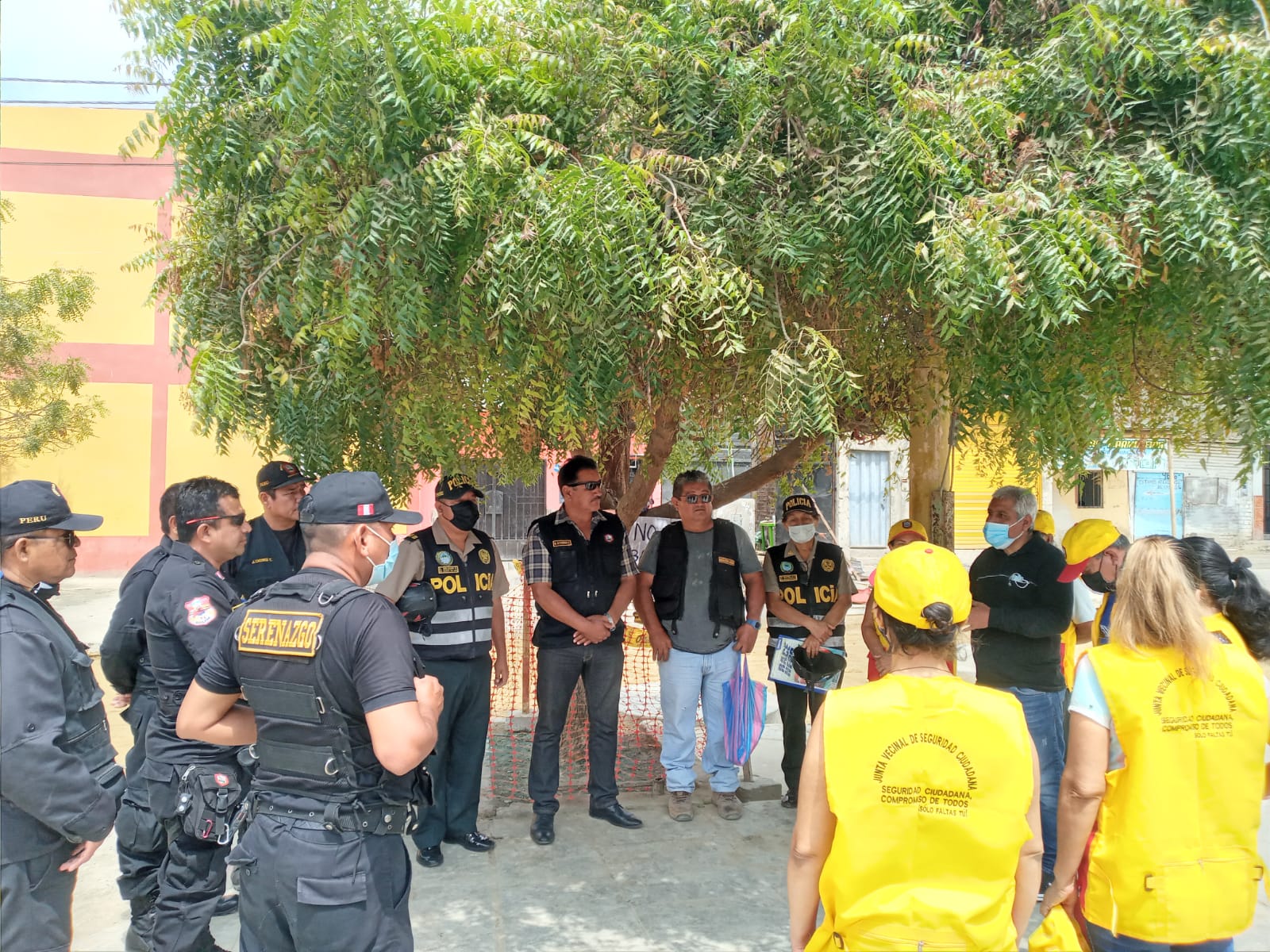 La Municipalidad de Sullana, a través de la gerencia de Seguridad Ciudadana y en coordinación con las juntas vecinales, continúa realizando patrullaje preventivo en diferentes asentamientos de la ciudad.
