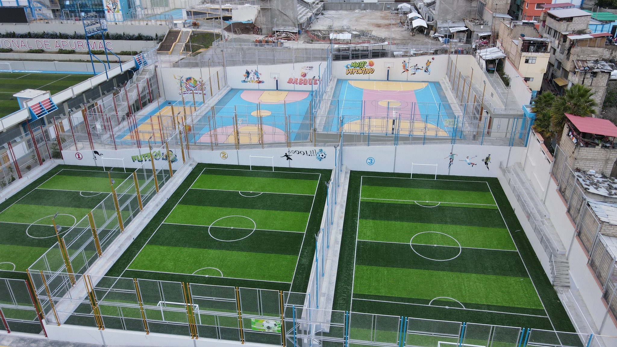 Gobernador Regional supervisando la obra del complejo deportivo El Olivo