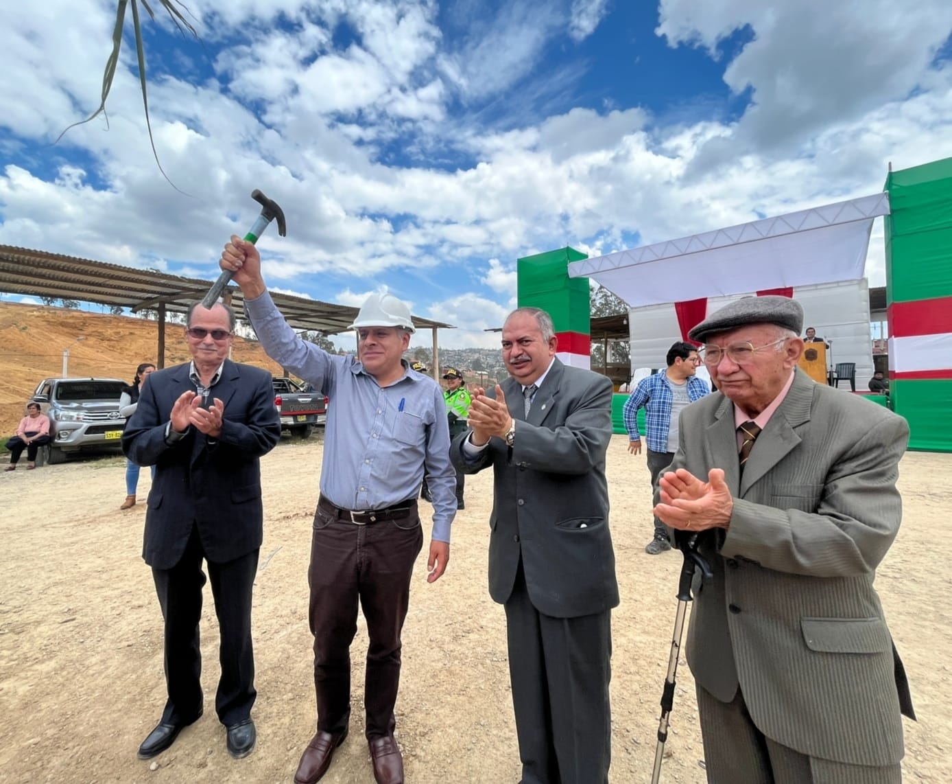 Ex alcaldes estuvieron como invitados especiales en colocación de la primera piedra del nuevo mercado de Chachapoyas
