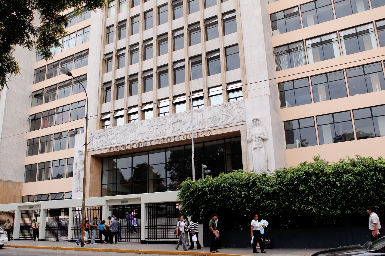 Trabajadores de Reniec suspendieron huelga nacional indefinida