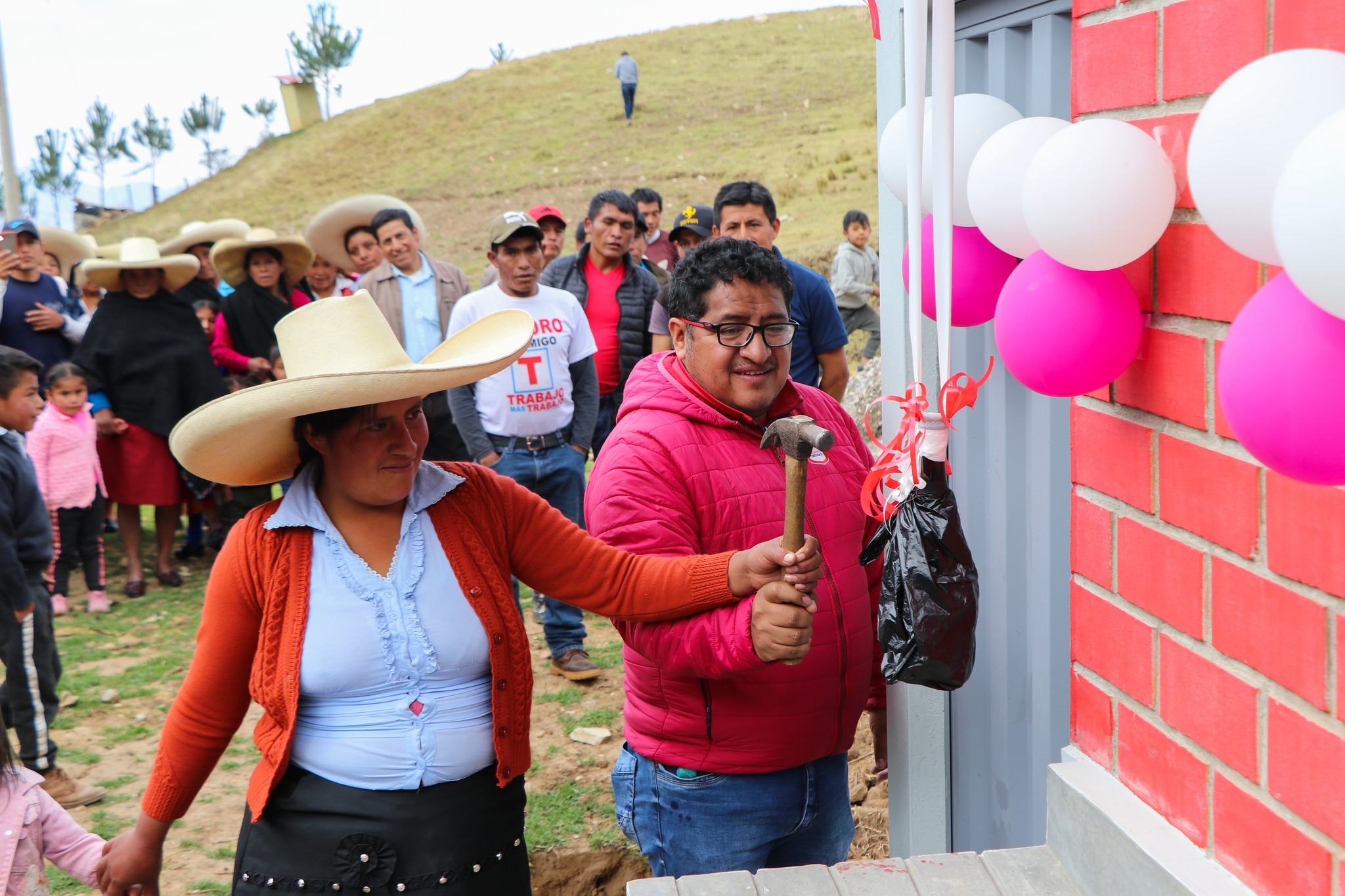 Cerramos brechas en Servicios Básicos.