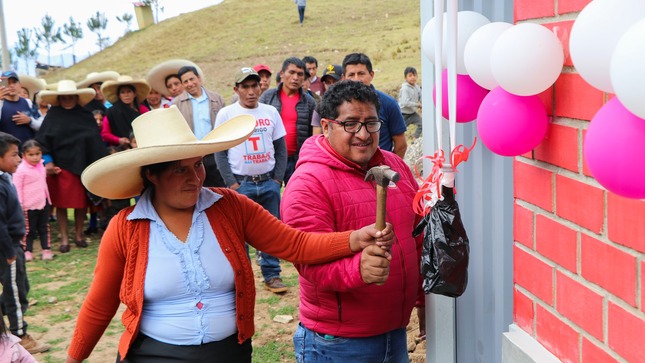 Cerramos brechas en Servicios Básicos.