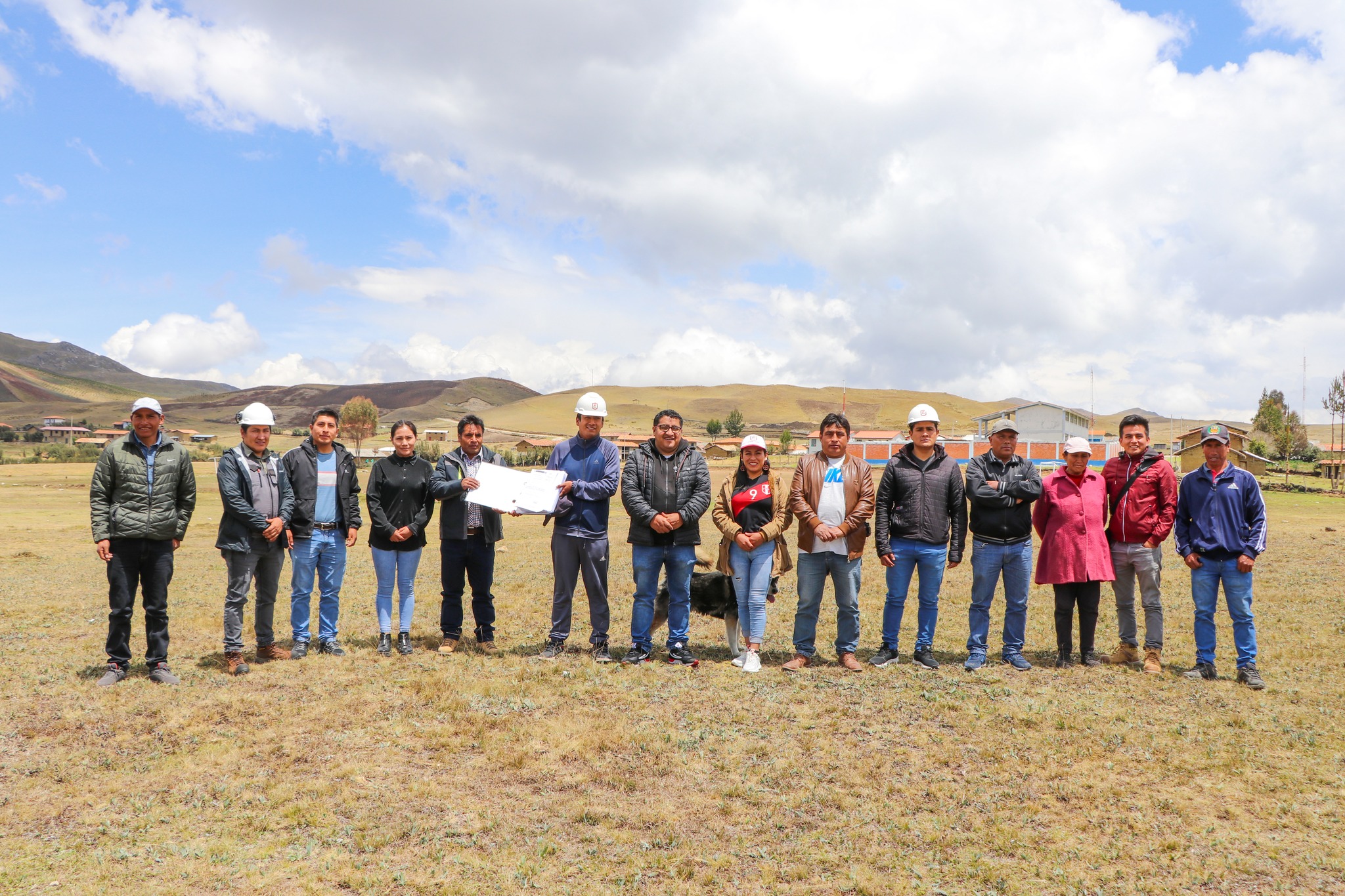 Se entregó terreno para la Construcción de Complejo Deportivo en Huaguil.