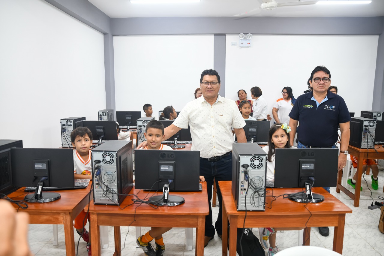 Gobernador Inauguró El Colegio Amada Pérez De Gómez En Moronacocha