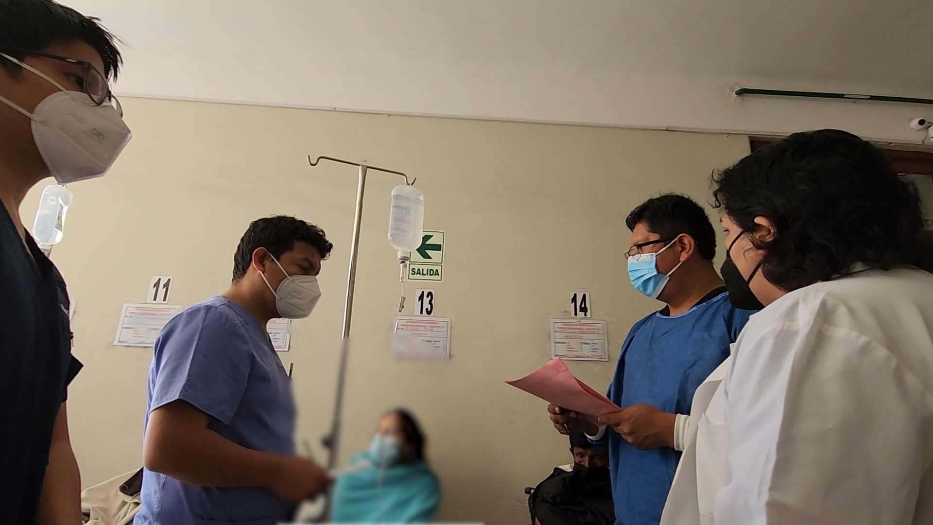 Servicio de Emergencia del Hospital Loayza advierte peligros del consumo de alcohol adulterado durante festividades de fin de año