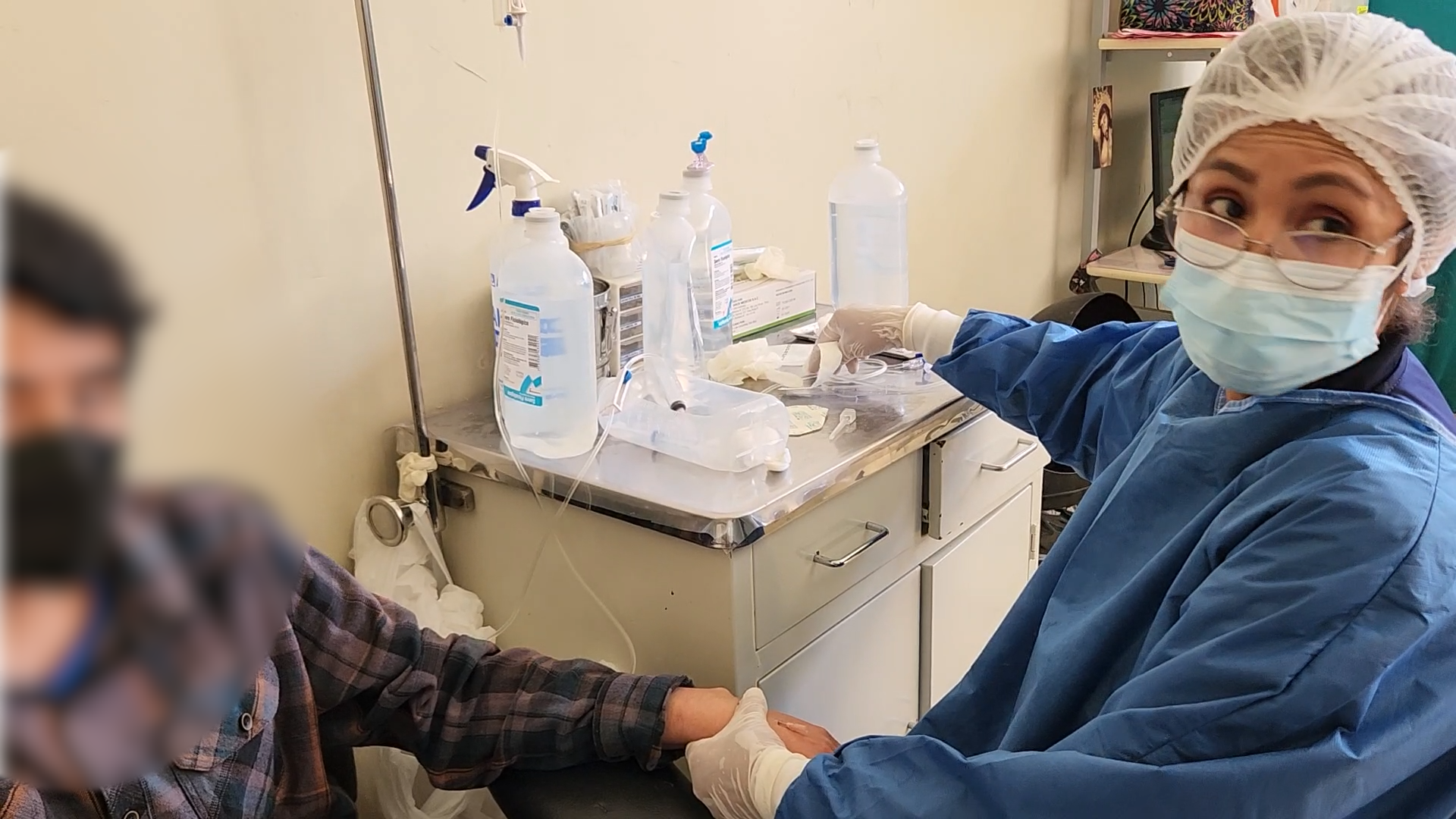 Servicio de Emergencia del Hospital Loayza advierte peligros del consumo de alcohol adulterado durante festividades de fin de año