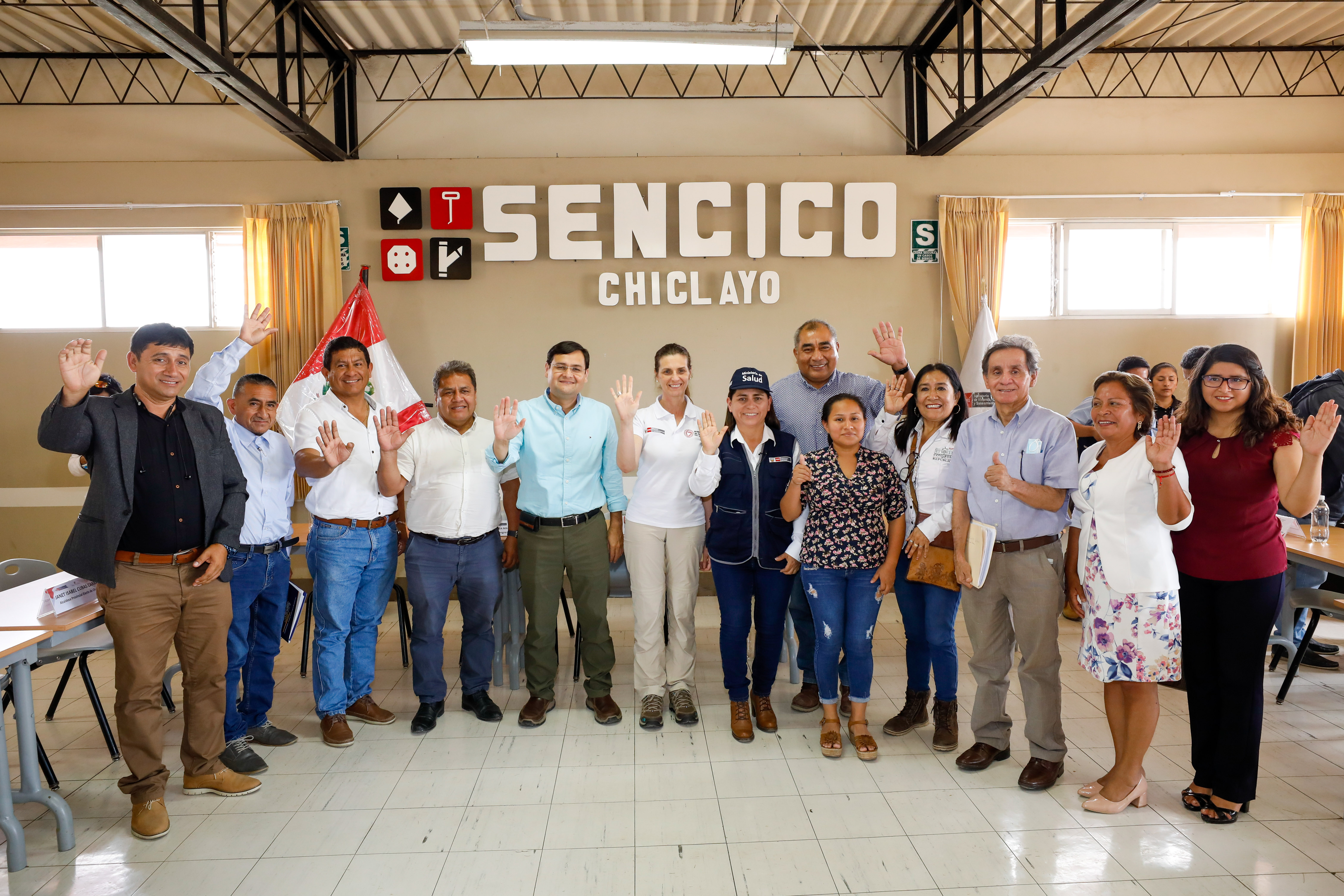 Ministra y autoridades