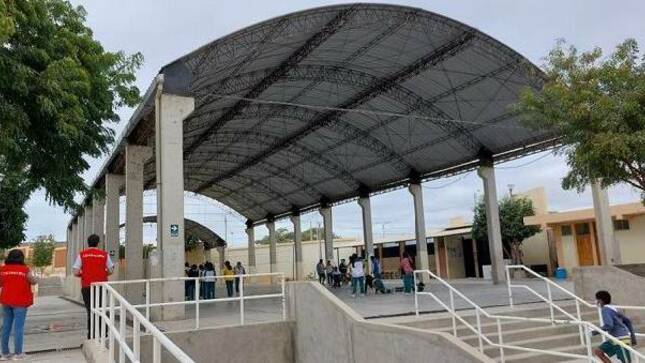 Visita de auditores del OCI de la Municipalidad de Piura a obra del colegio Los Algarrobos
