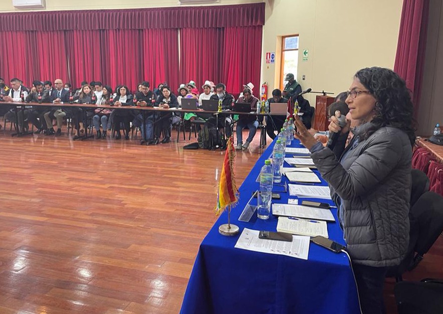 Ministra Leslie Urteaga: “El compromiso del gabinete es buscar el diálogo y la paz en el país”