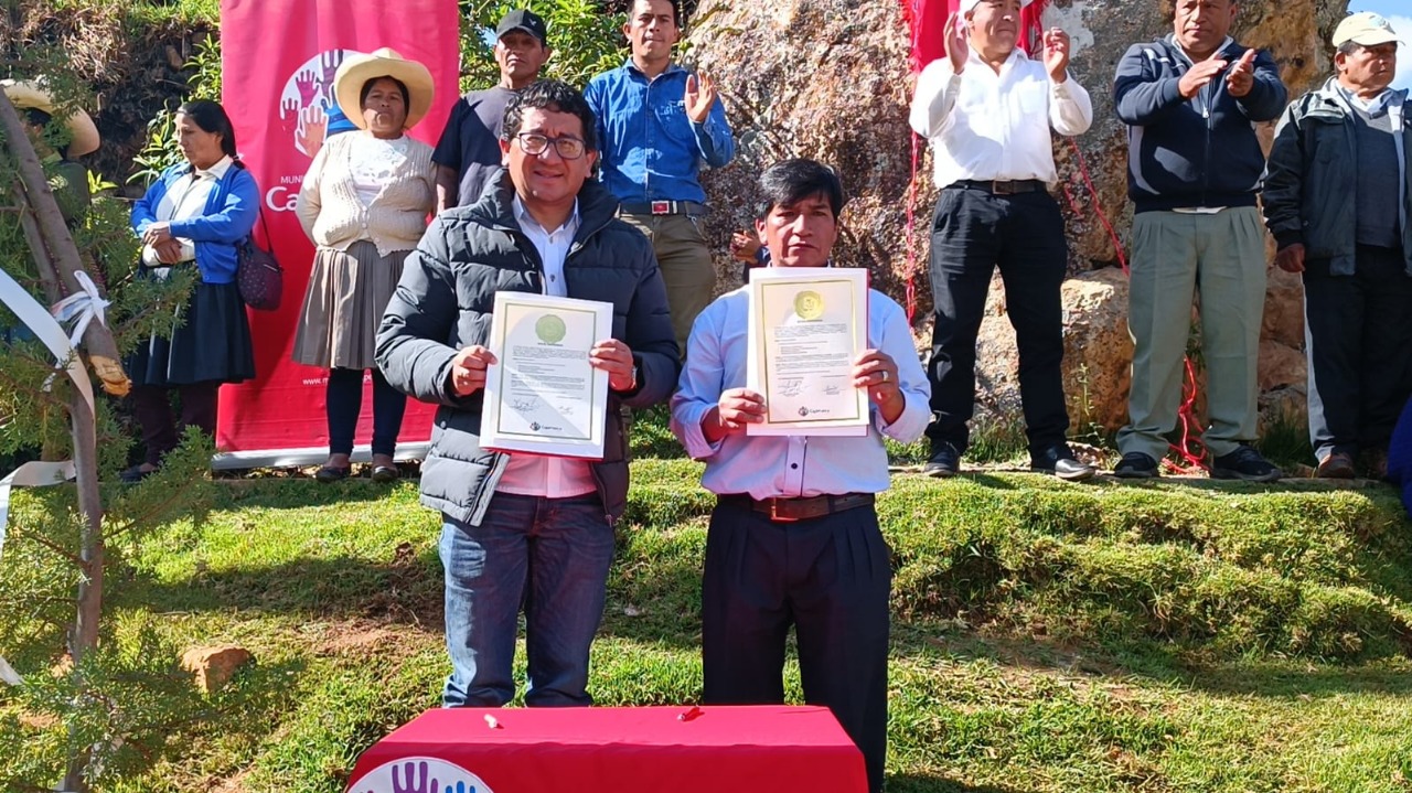 Alcalde de Cajamarca Henry Alcántara inauguró sistema de electrificación de los caseríos Tunaspampa – Las Flores