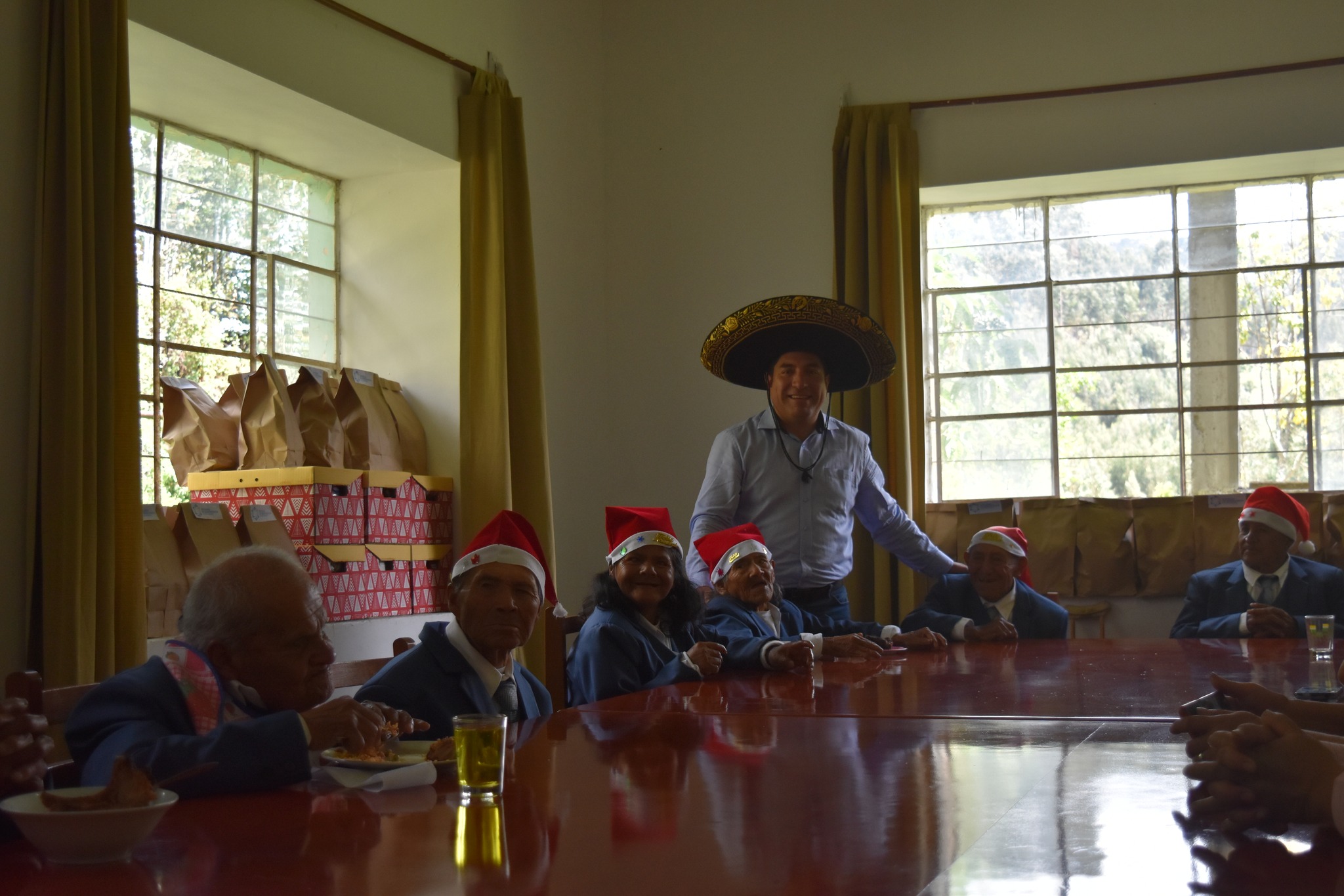 Compartiendo el Espíritu Navideño con las personas más vulnerables