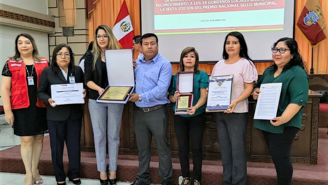 Alcalde de Olmos participó en ceremonia de reconocimiento