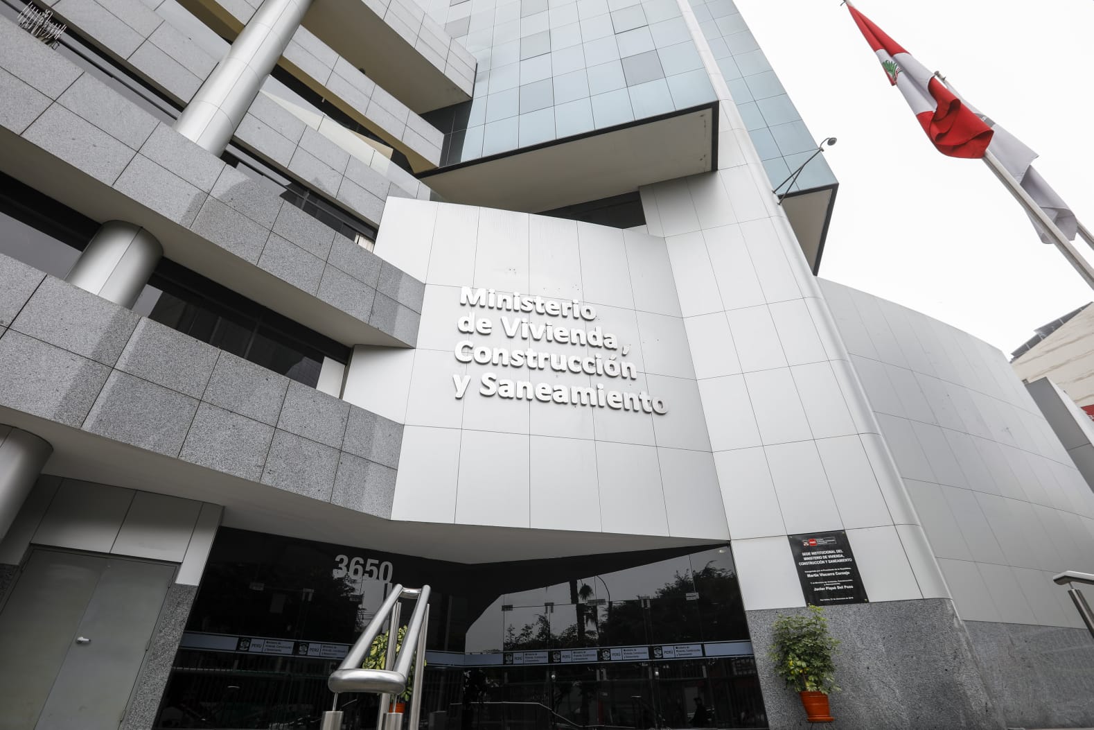 Ministerio de Vivienda transfiere a la Contraloría más de S/18 millones para fiscalizar inversiones