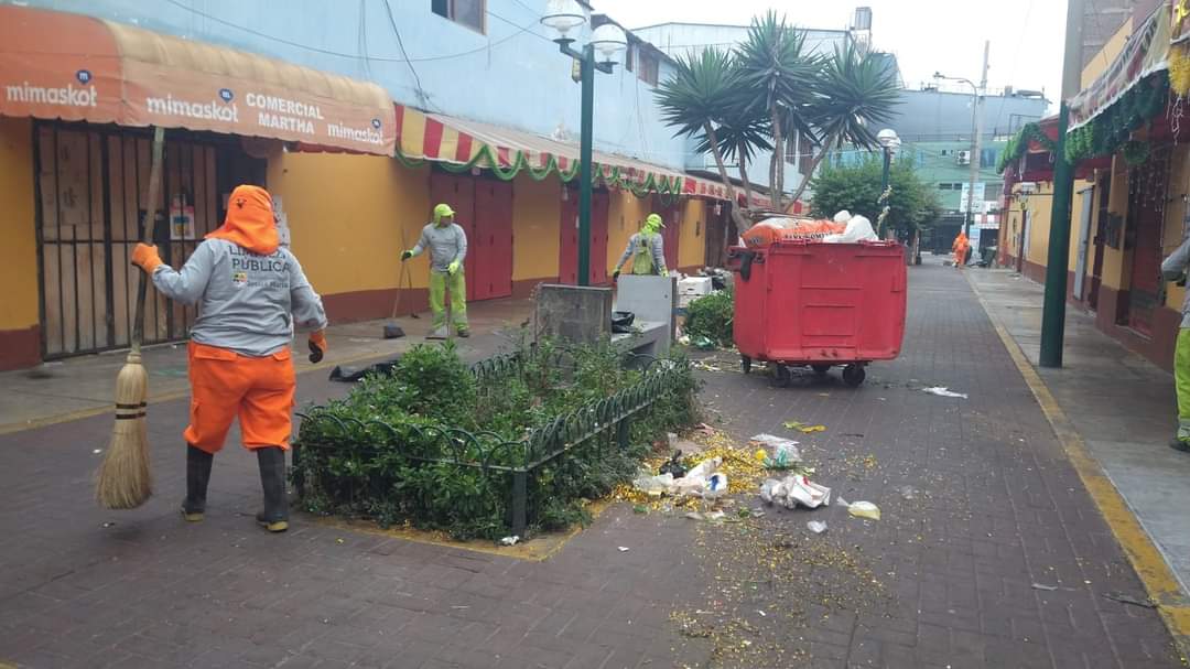 Fotografía de limpieza de exteriores de Mercado San José
