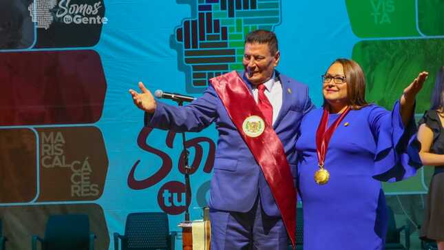 Juramentación del Gobernador Regional Walter Grundel