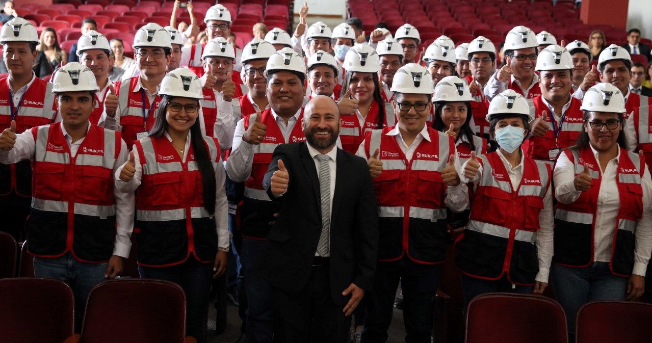 Ministro con inspectores SUNAFIL