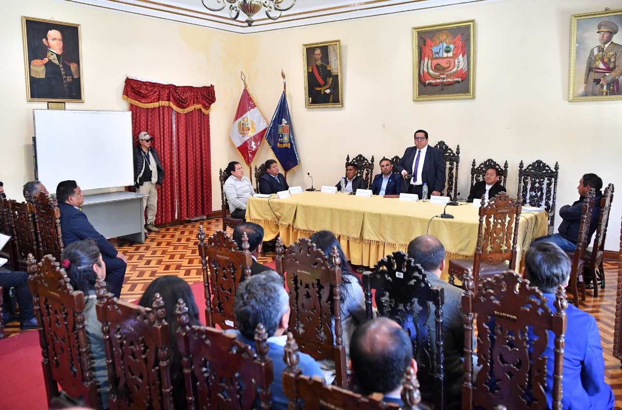 Ministro de Economía y Finanzas inició visitas a provincias con reunión con alcaldes de Tarma