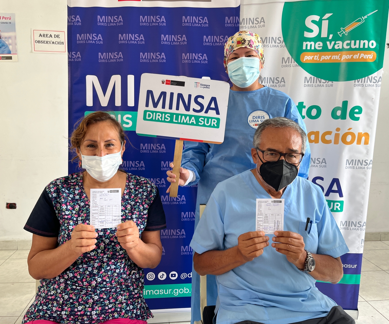 Personal de salud es protegido con la vacuna bivalente contra la COVID-19