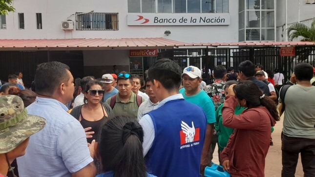 Comisionado supervisa atención en Banco de la Nación