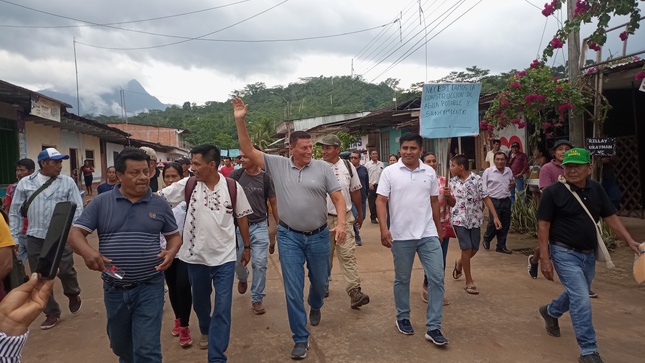 Gobernador y comitiva regional constatan estado de carreteras en el Bajo Huallaga